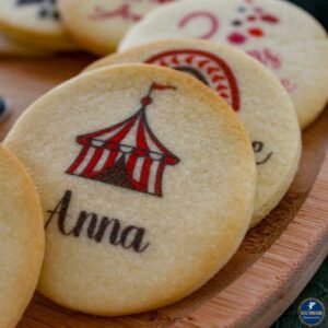 Sablés personnalisés pour une fête d'anniversaire