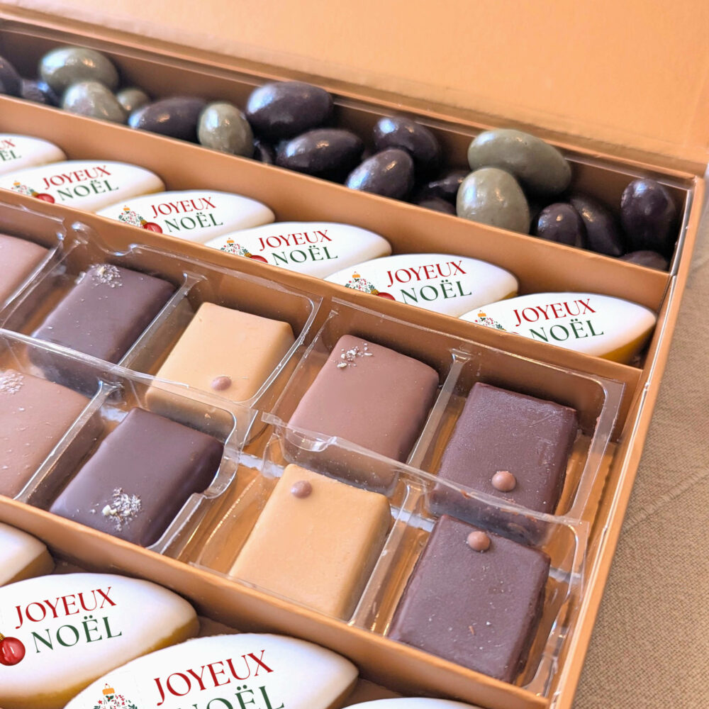 assortiment calissons personnalisés et chocolats valrhona coffret gourmand noël made in france