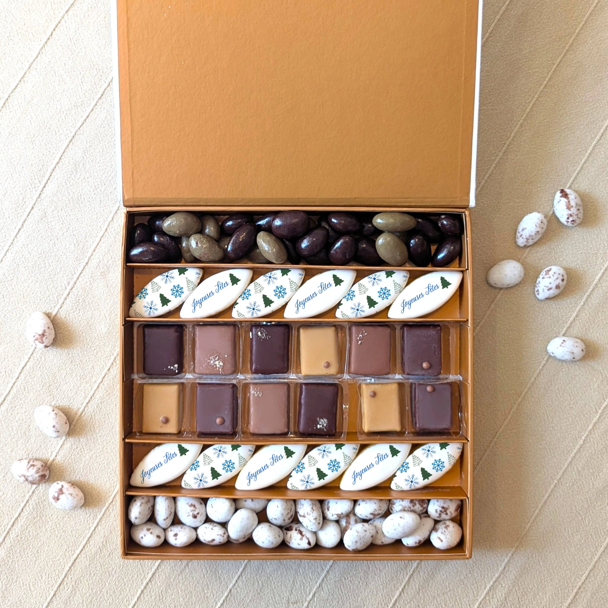 coffret gourmand de noel calissons et chocolats personnalisés